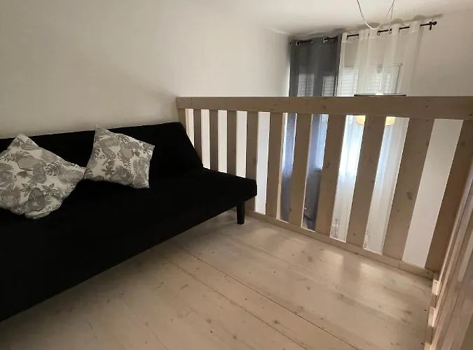 Da Lenny The Grey Apartment